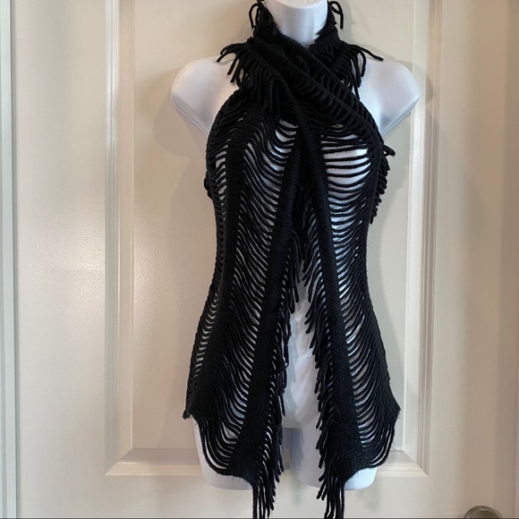 Versatile Wear Black Fringe Scarf O/S - Picture 2 of 10